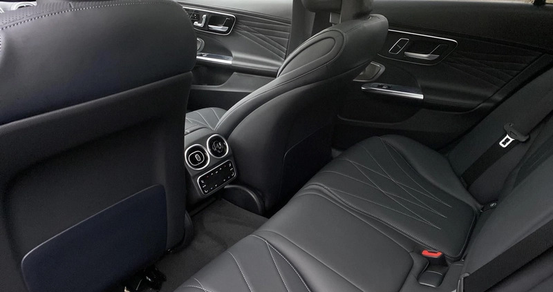 Mercedes-Benz Klasa C cena 278399 przebieg: 5, rok produkcji 2023 z Piaseczno małe 211
